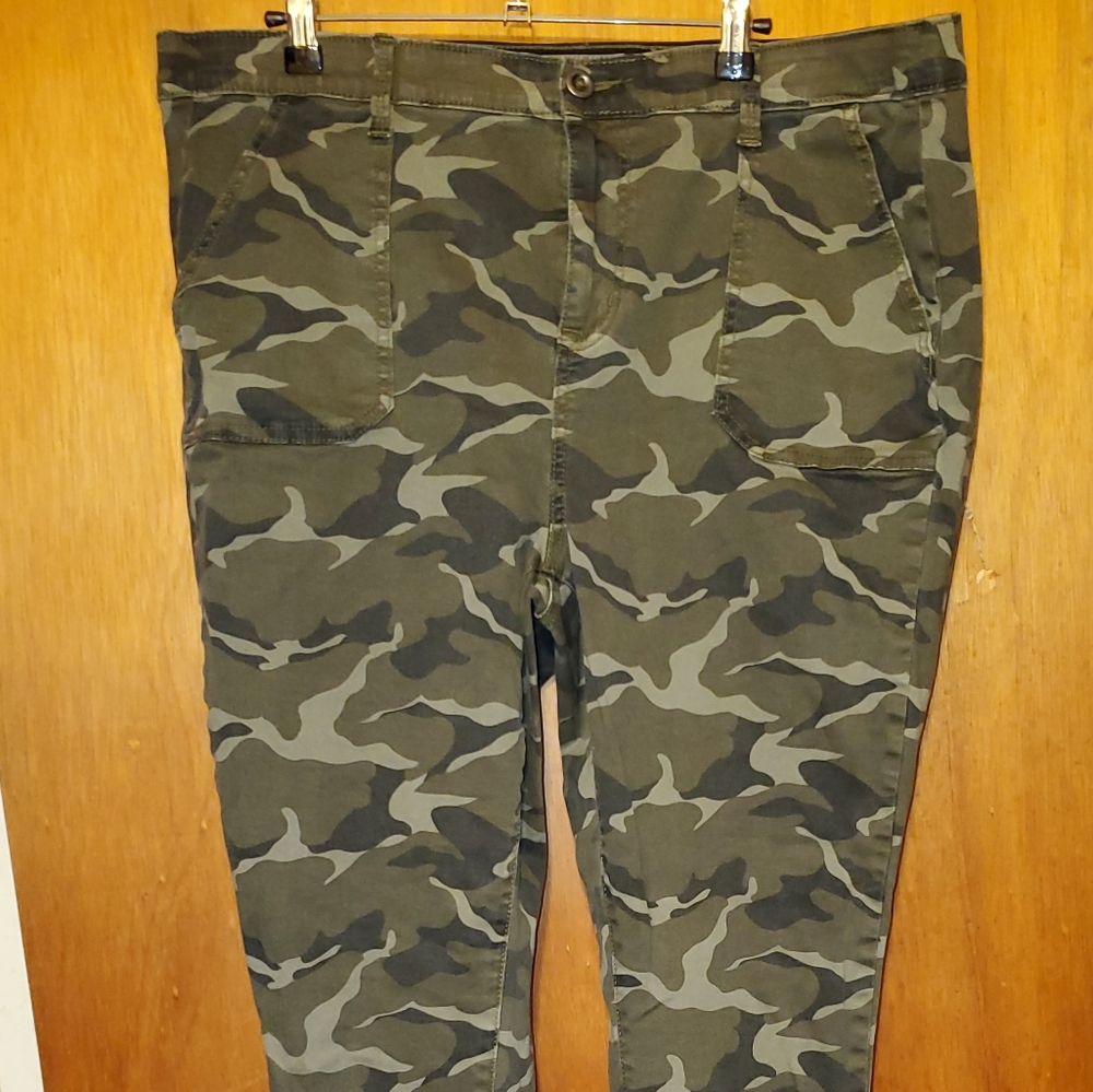 Torrid Size 18 camo jeans